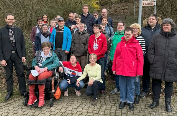 Gruppenaufnahmen Chor draußen und drinnen
